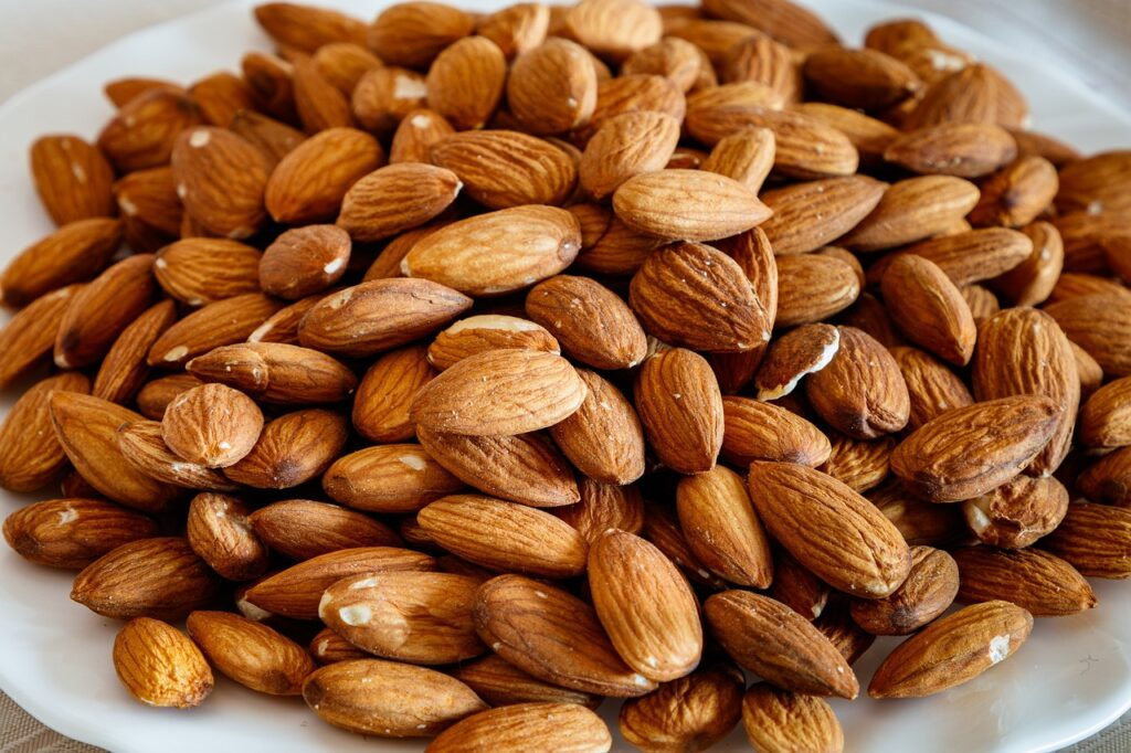 almonds, nuts, ripe-4794862.jpg