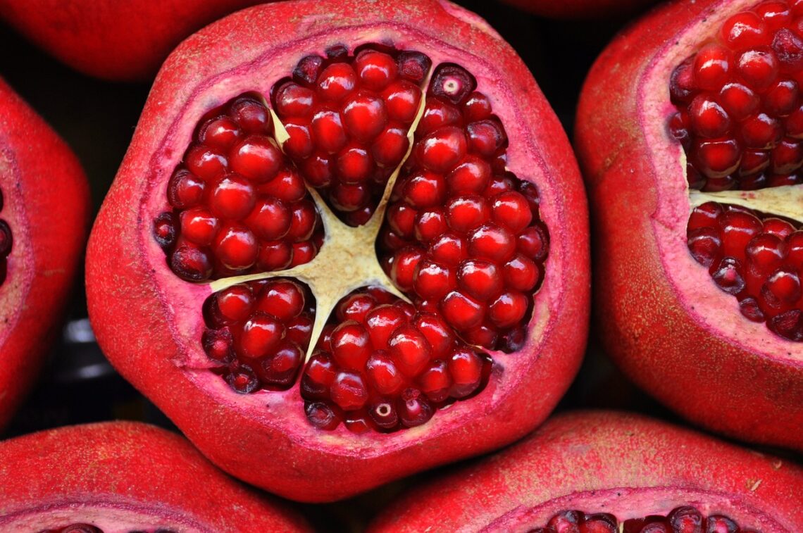 pomegranate, fruits, food-3383814.jpg