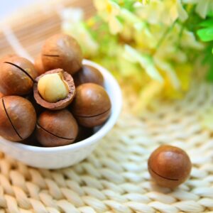 macadamia nuts, nuts, food-1098170.jpg